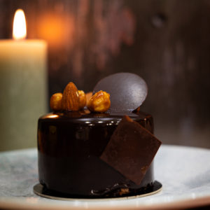 L'authentique gobelin composé de sa mousse au chocolat et de son parfait glaçage.