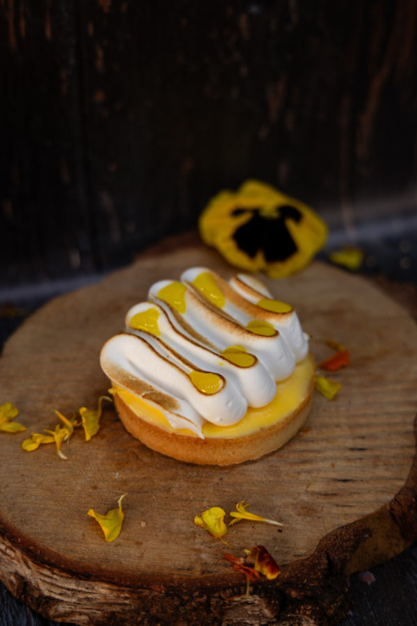L'atelier huré vous présente sa tarte au citron meringuée pour terminer votre déjeuner sur une note sucrée, tout en douceur.