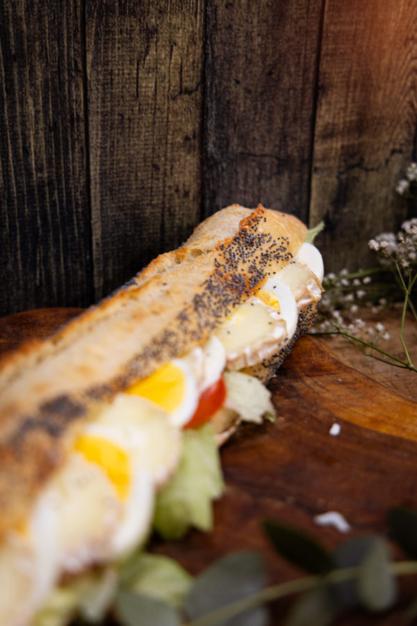 Le sandwich crudités vous est également proposé avec du chèvre.