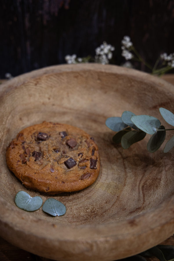 Délectez-vous de l'extase chocolatée avec nos cookies au double chocolat, une symphonie irrésistible de chocolat noir riche et de pépites de chocolat fondantes.